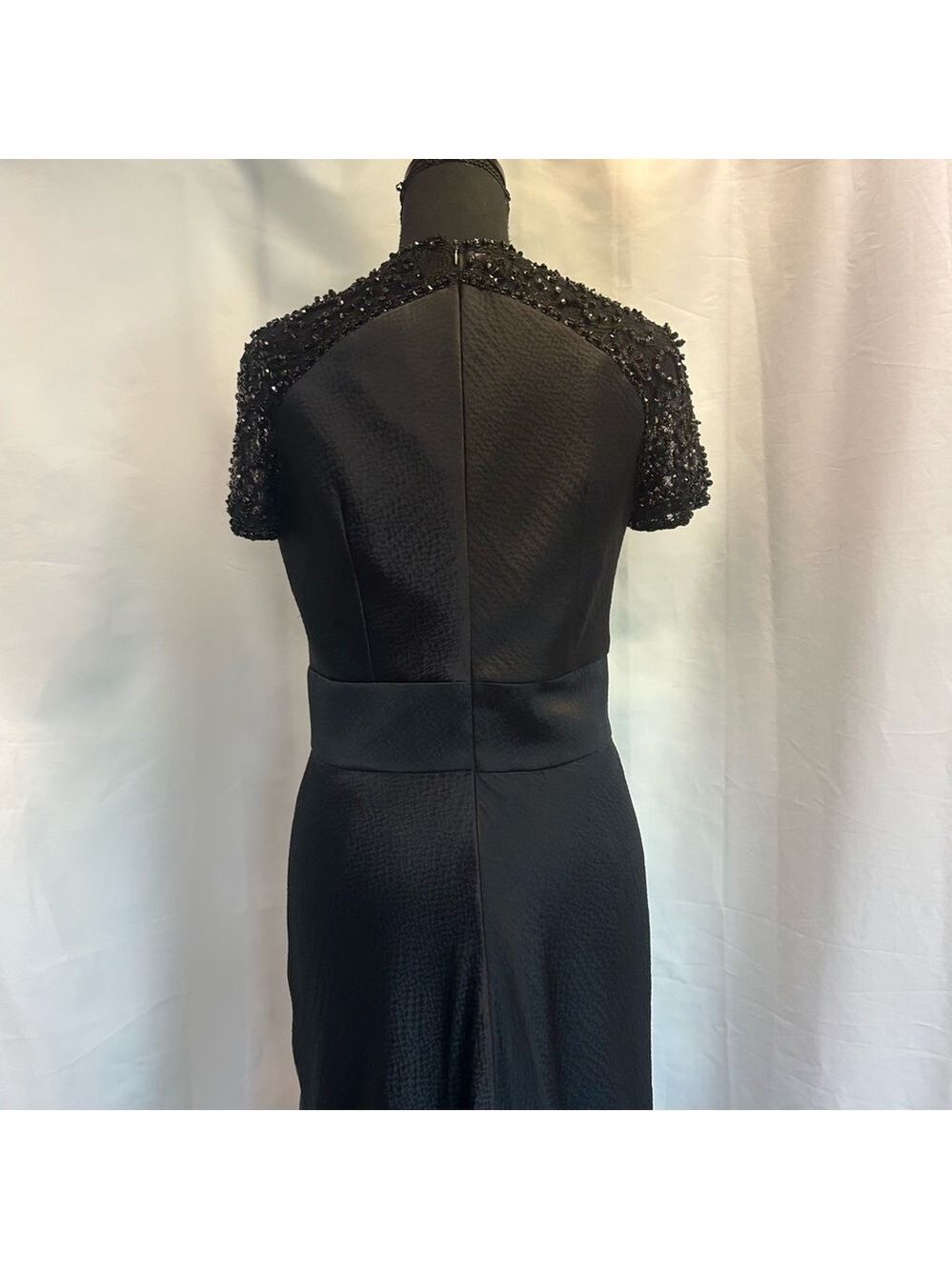 Badgley Mischka black beaded lace short sleeve silk formal evening gown 8 NWOT - Picture 8 of 17